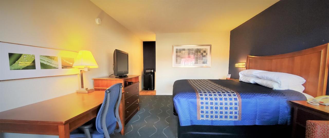 Economy 7 Inn- Newport News Exteriör bild